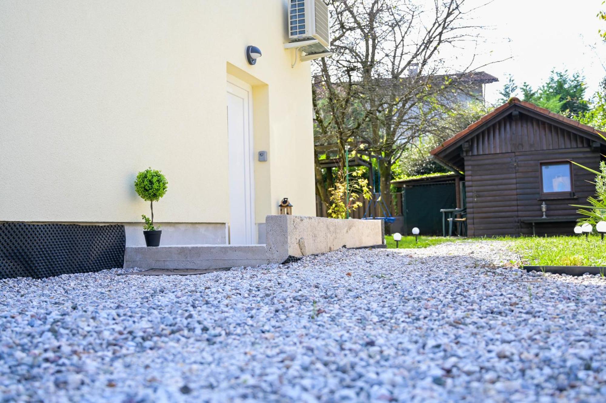 Blue Apartment With Free Parking Ljubljana Luaran gambar